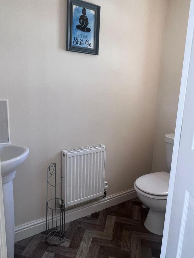 Centrally Located Lincolnshire Home With Free Parking On Premises Dış mekan fotoğraf